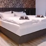 Lio Deluxe Kueche Terrasse Parken Netflix Lejlighed