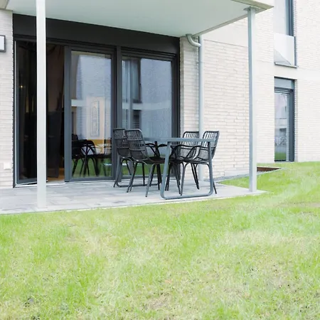 Lio Deluxe Kueche Terrasse Parken Netflix